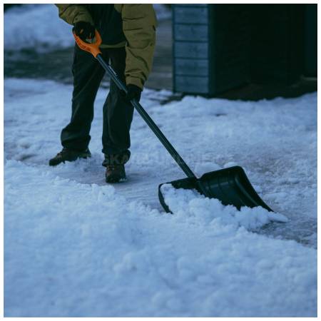Fiskars Hrablo na sníh SOLID
