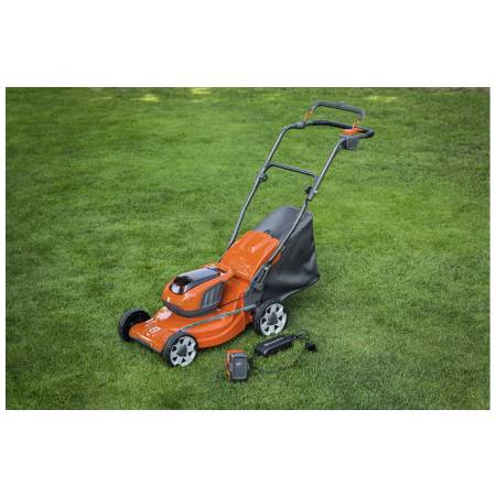 Husqvarna LC 137i aku sekačka SET+