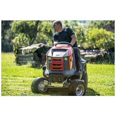 SECO Starjet P4 4x4 zahradní traktor