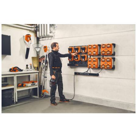 STIHL CM 10 management nabíjení