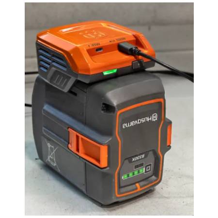 Husqvarna 40-USB150X nabíječka