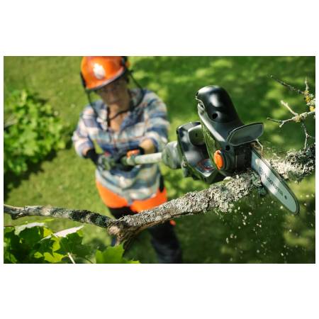 Husqvarna Aspire P8X-P4A + tyč Aspire aku vyvětvovací pila
